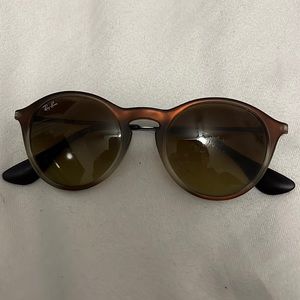 Rayban RB4243